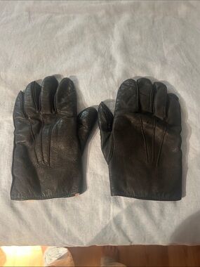 Men's Black Leather Gloves - Sleek Everyday Wear